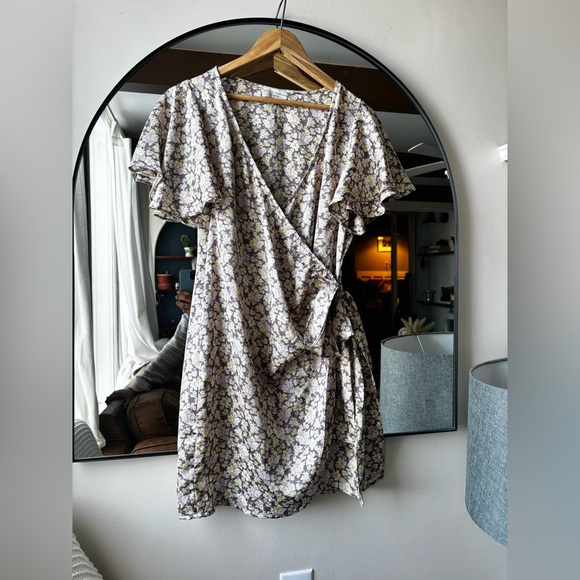 Dress forum | FLORAL SATIN MINI DRESS | size small - Picture 3 of 4